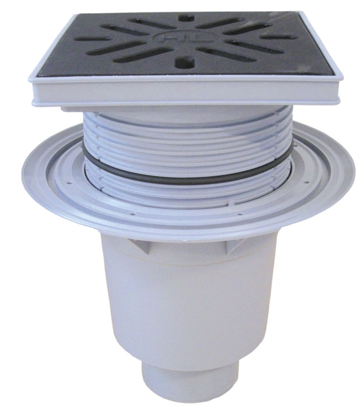 Velkokapacitní (dvorní) vtok HL Hutterer & Lechner, DN160 se svislým odtokem, s izolační přírubou, se suchou nezámrznou zápachovou klapkou, koš na nečistoty, plast 240x240mm/litina 226x226mm, L15