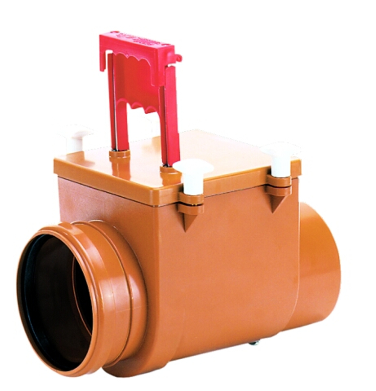 Automatická zpětná armatura proti vzduté vodě HL Hutterer & Lechner, DN160 s klapkou z nerezové oceli s přídavným ručním zajištěním klapky a krytem k čištění. Typ 1 dle ČSN13564