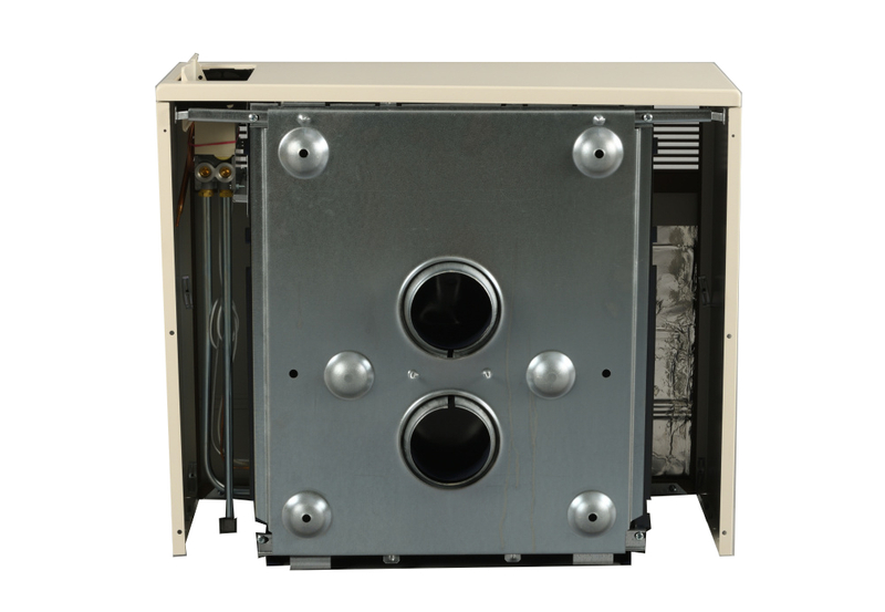 Plynové topidlo Karma Gamat 471, o výkonu 4,6 kW, s odtahem spalin přes zeď (trubky nad sebou), mechanická regulace teploty – termostat a piezozapalovač, slonová kost