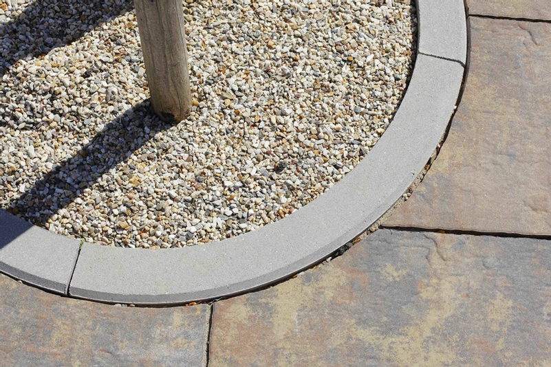 Obrubník chodníkový betonový Best Linea poloměr R1,0 vnější, výška 25 cm, přírodní betonová