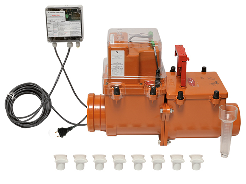 Zpětná armatura proti vzduté vodě HL Hutterer & Lechner, DN160 s jednou elektronicky uzavíranou klapkou, druhá klapka z nerezové oceli a ručním zajištěním a kryty k čištění. Typ 3 dle ČSN13564