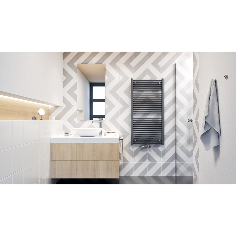 Těleso koupelnové trubkové Koralux Linear Max KLMM 1500/750, výkon 1124 W, středové připojení, barva silber RAL 9006