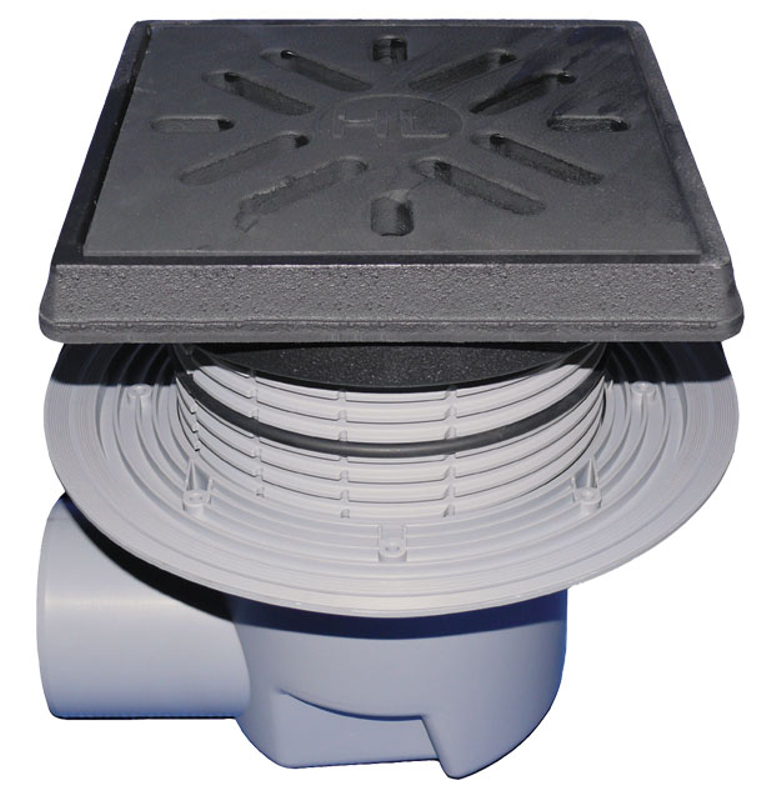 Velkokapacitní vpust HL Hutterer & Lechner, DN110 s ležatým odtokem, ZU standardní - vodní, koš na nečistoty, s izolační přírubou, litina 260x260mm/litina 226x226mm, M125