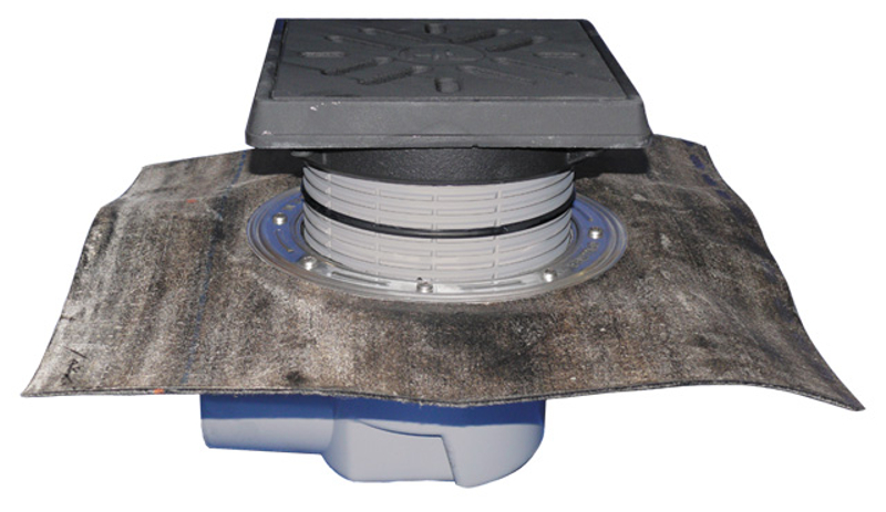 Velkokapacitní vpust HL Hutterer & Lechner, DN110 s ležatým odtokem, ZU standardní - vodní, koš na nečistoty, s asfaltovou manžetou, litina 260x260mm/litina 226x226mm, M125