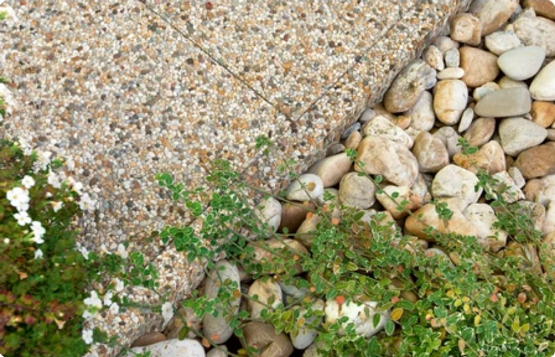 Obrubník záhonový hranatý bez zámku Ferobet , 50 x 5 x 25 cm, Oblázek 8-16 mm