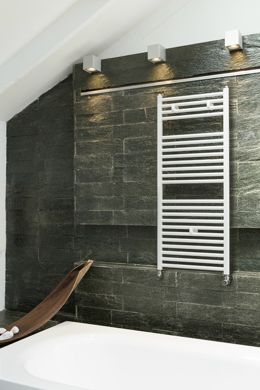 Těleso koupelnové trubkové Lipovica Cool 1740 x 600, 994 W, spodní středové připojení, bílá