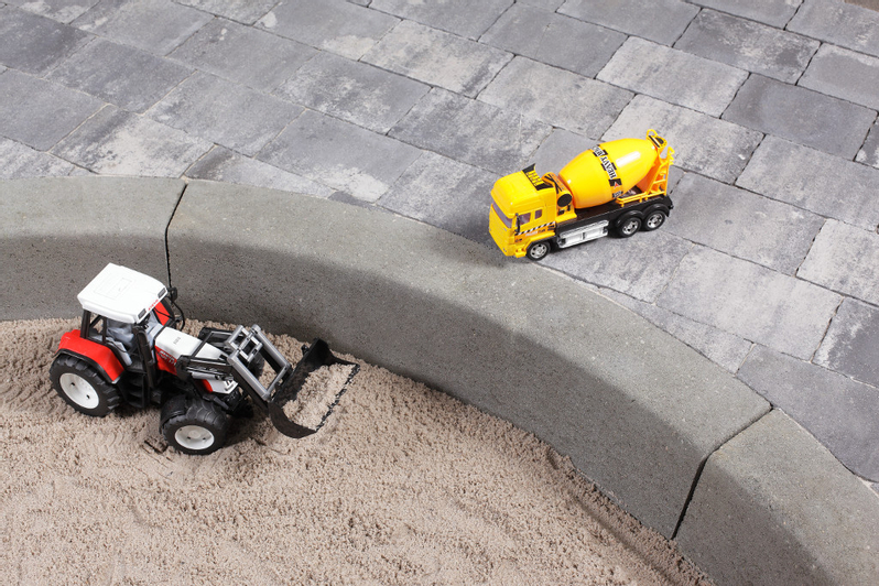 Obrubník silniční betonový Best Mono II poloměr R0,5 vnitřní, výška 25 cm, přírodní betonová