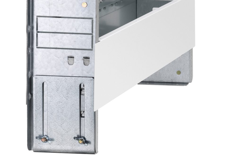 Skříň pro rozdělovač pod omítku Kermi x-net US80-L4 v provedení Standard, bílá lakovaná, šířka 835 mm