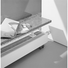 Konvektor Kermi KNV21 70 x 1600 mm, 558W, bílá, s mřížkou, ventil vpravo (SOR)