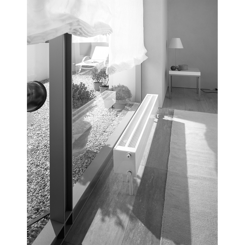 Konvektor s izolační deskou Kermi KSN44 70 x 3800 mm, 3545W, bílá, bez mřížky, připojení boční vlevo