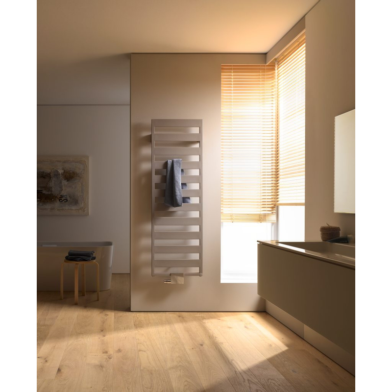 Koupelnové trubkové těleso Kermi Casteo středové připojení, 1533 x 750 mm, stříbrné