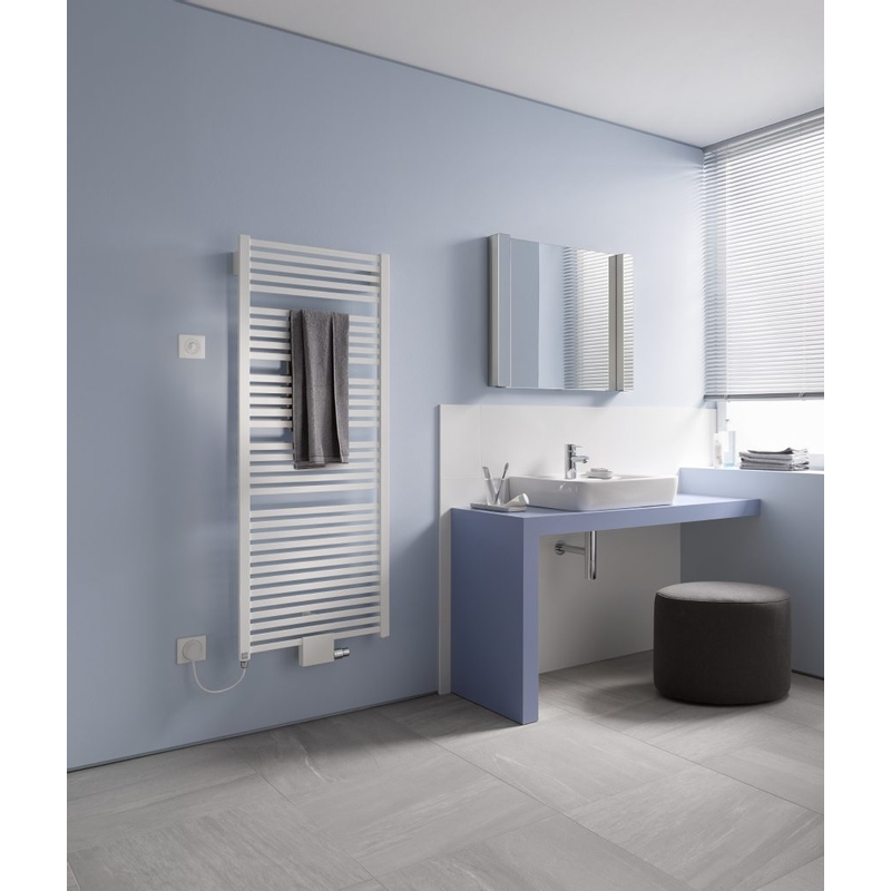 Těleso koupelnové trubkové elektrické Kermi Geneo quadris-E 1174 x 746 mm, elektrosada WKS vlevo 800 W, stříbrné