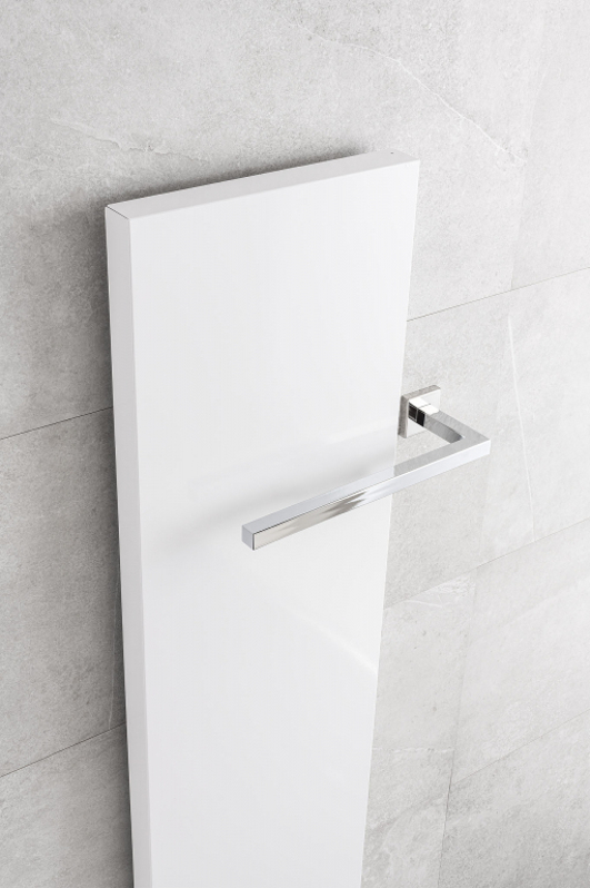Těleso koupelnové PMH Pegasus 608 x 1700 mm, 712 W, klasické i středové připojení, Černá pololesklá RAL 9017