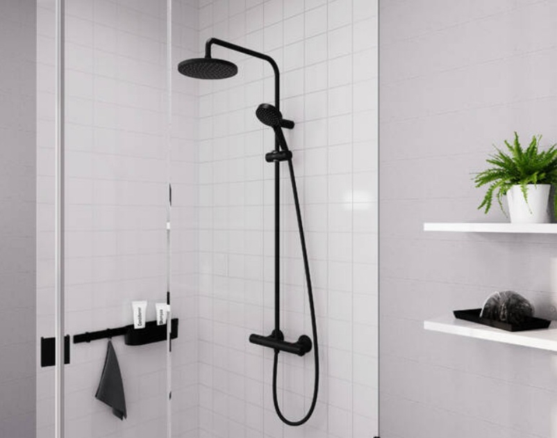 Systém sprchový Hansgrohe Vernis Blend Showerpipe 200 1jet EcoSmart s termostatem, černá matná