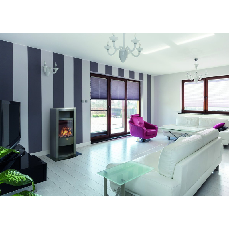 Volně stojící plynová krbová kamna Karma Absolute W ZP, s výkonem 5,0 kW, odtah spalin přes zeď, mastek