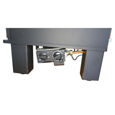 Volně stojící plynová krbová kamna Karma Ideal ZP, s výkonem 5,9 kW, odtah spalin vyveden do komína, mechanické ovládání, černý plech