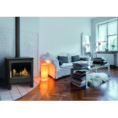 Volně stojící plynová krbová kamna Karma Grace ZP, s výkonem 7,3 kW, odtah spalin vyveden do komína, s elektronickým systémem, černý plech