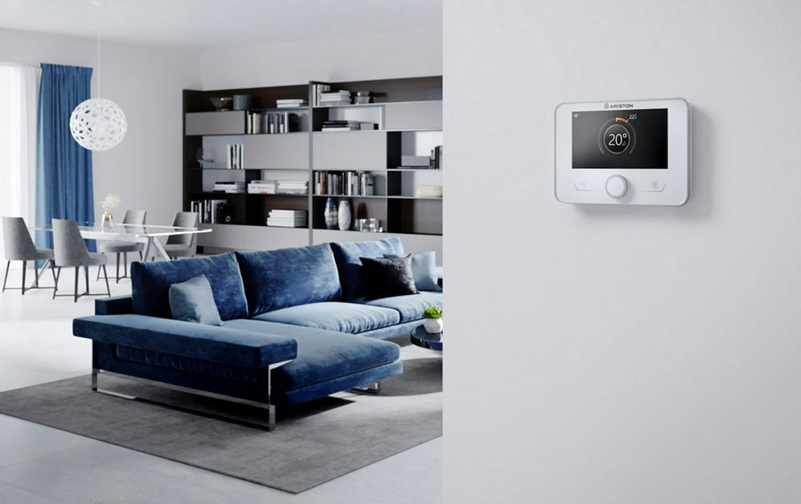 Pokojový regulátor/termostat e-BUS Ariston Sensys HD, modulační, barevný displej, CZ komunikace, časový program TOP a TV, černá
