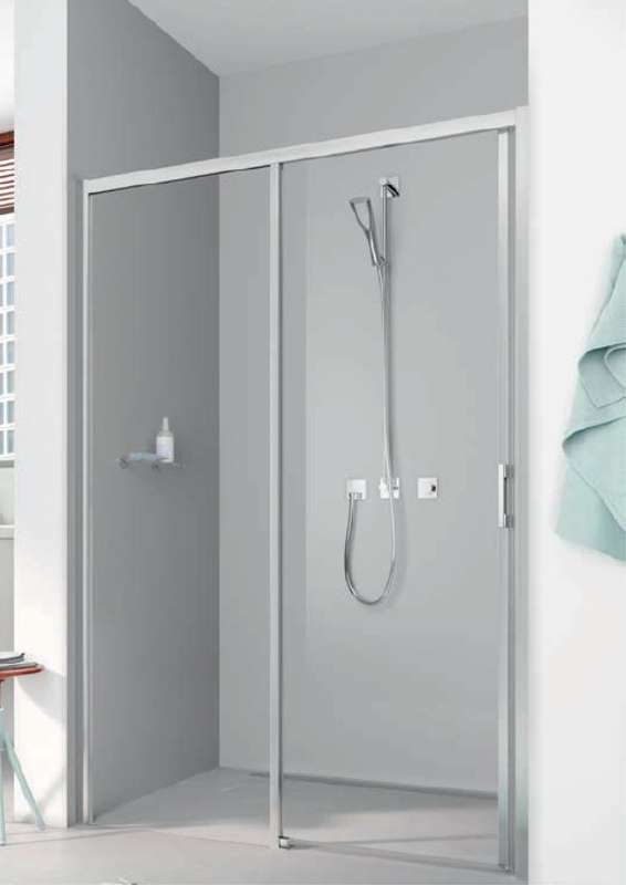 Posuvné bezbariérové dveře 2-dílné s pevným polem Kermi Liga LID2L levé stříbrné vysoký lesk, čiré ESG sklo 135 x 200 cm