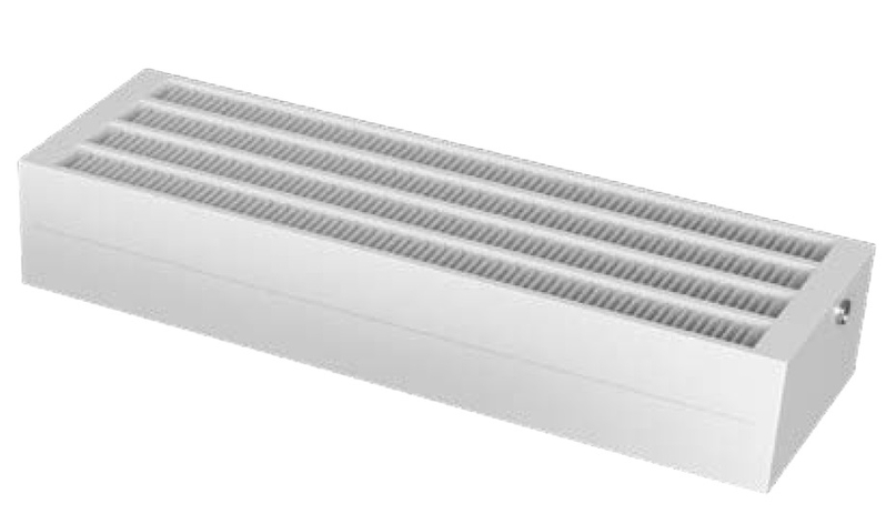 Konvektor Isan Exact K44W, 70 x 5000 mm, 5369 W, připojení AD, na zem, s lineární mřížkou, bílá