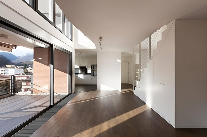 Konvektor podlahový s ventilátorem a s instalovaným zdrojem napětí pro topení a chlazení Isan Termo FZD 135 x 325 x 1200 mm, 685 W, připojení vpravo, výměník ocelový, mřížka Natur příčná rolovací hliník