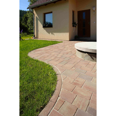 Obrubník chodníkový betonový Best Linea poloměr R1,0 vnější, výška 25 cm, karamelová