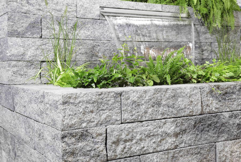 Tvarovka plotová štípaná betonová Best Stone X, výška 8 cm, délka 50 cm, colormix brilant