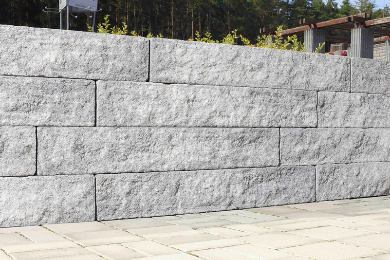 Tvarovka plotová štípaná betonová Best Stone X, výška 8 cm, délka 50 cm, colormix brilant
