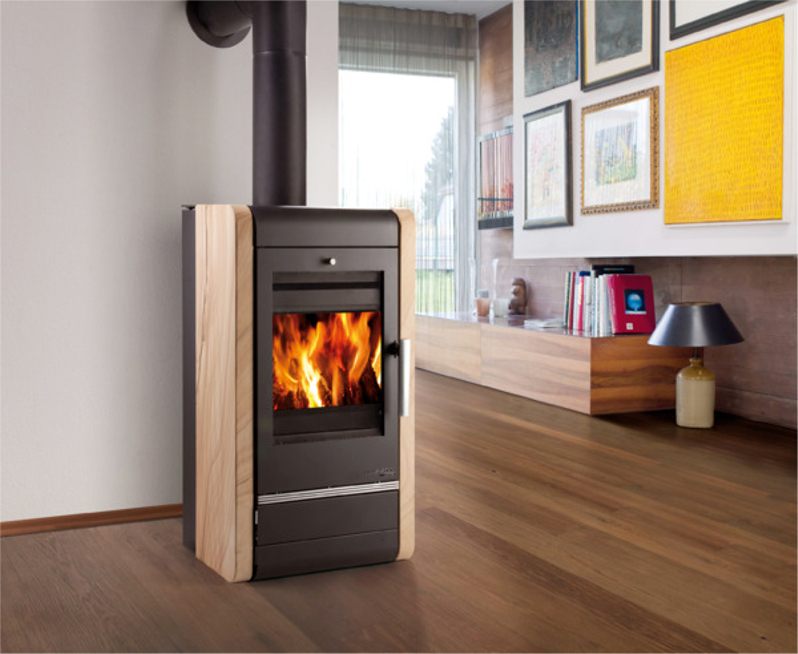 Kamna krbová s výměníkem Haas+Sohn Avesta II černá / Woodstone Prestige