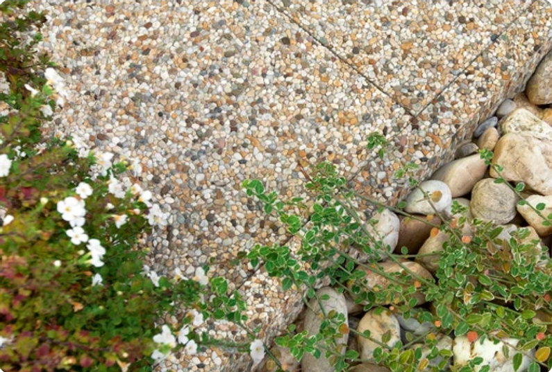 Dlažba vymývaný kámen Ferobet, 40 x 40 x 4 cm, Oblázek 8-16 mm