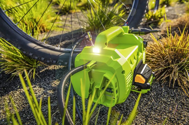 Akumulátorový kompresor Fieldmann FDAK 70205-0 (bez akumulátoru)