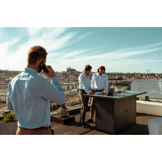 Venkovní plynové ohniště Karma Infinity MAX, obdélník, barové provedení, umělý ratan tmavě hnědý